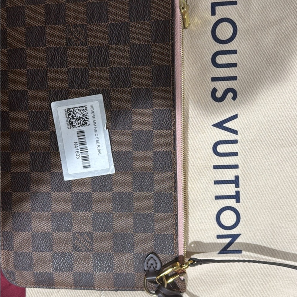 Louis Vuitton never full clutch - Picture 2 of 3